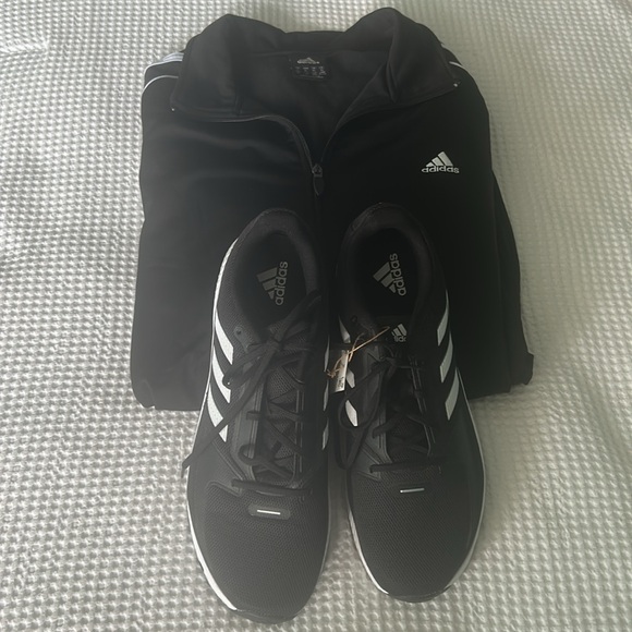 Brand new Adidas Runfalcon 2.0 Size 12 and matching XL jacket - Picture 2 of 12